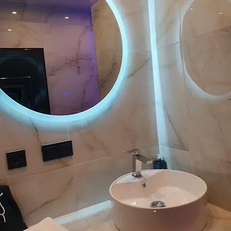 Vesna Luxury & Stefan Ap 10 *